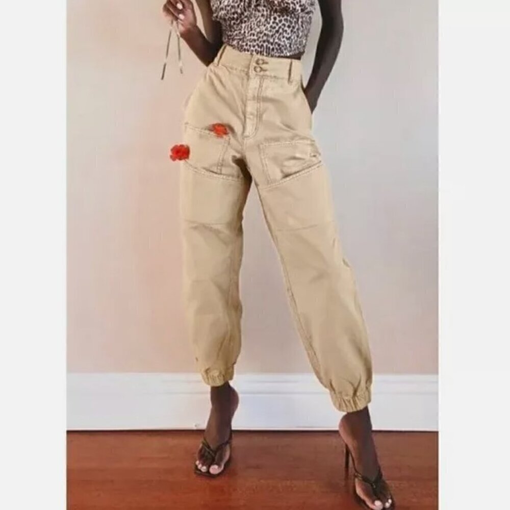 BDG Urban Outfitters High-Waisted Utility Jogger Pant in Faded Tan Size Small